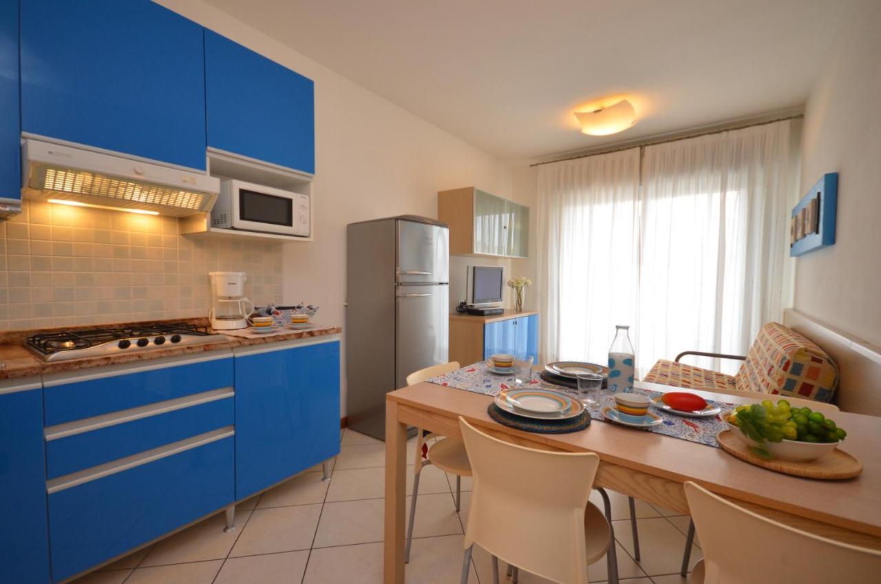 Villaggio Planetarium Resort Бибионе Екстериор снимка
