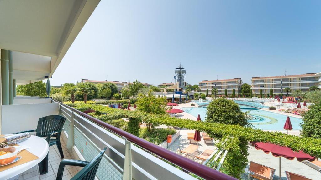 Villaggio Planetarium Resort Бибионе Екстериор снимка