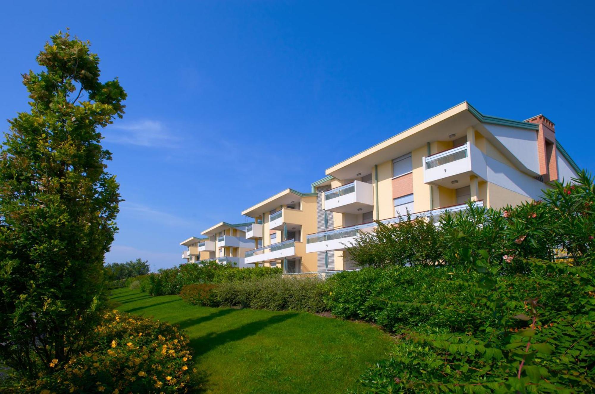 Villaggio Planetarium Resort Бибионе Екстериор снимка