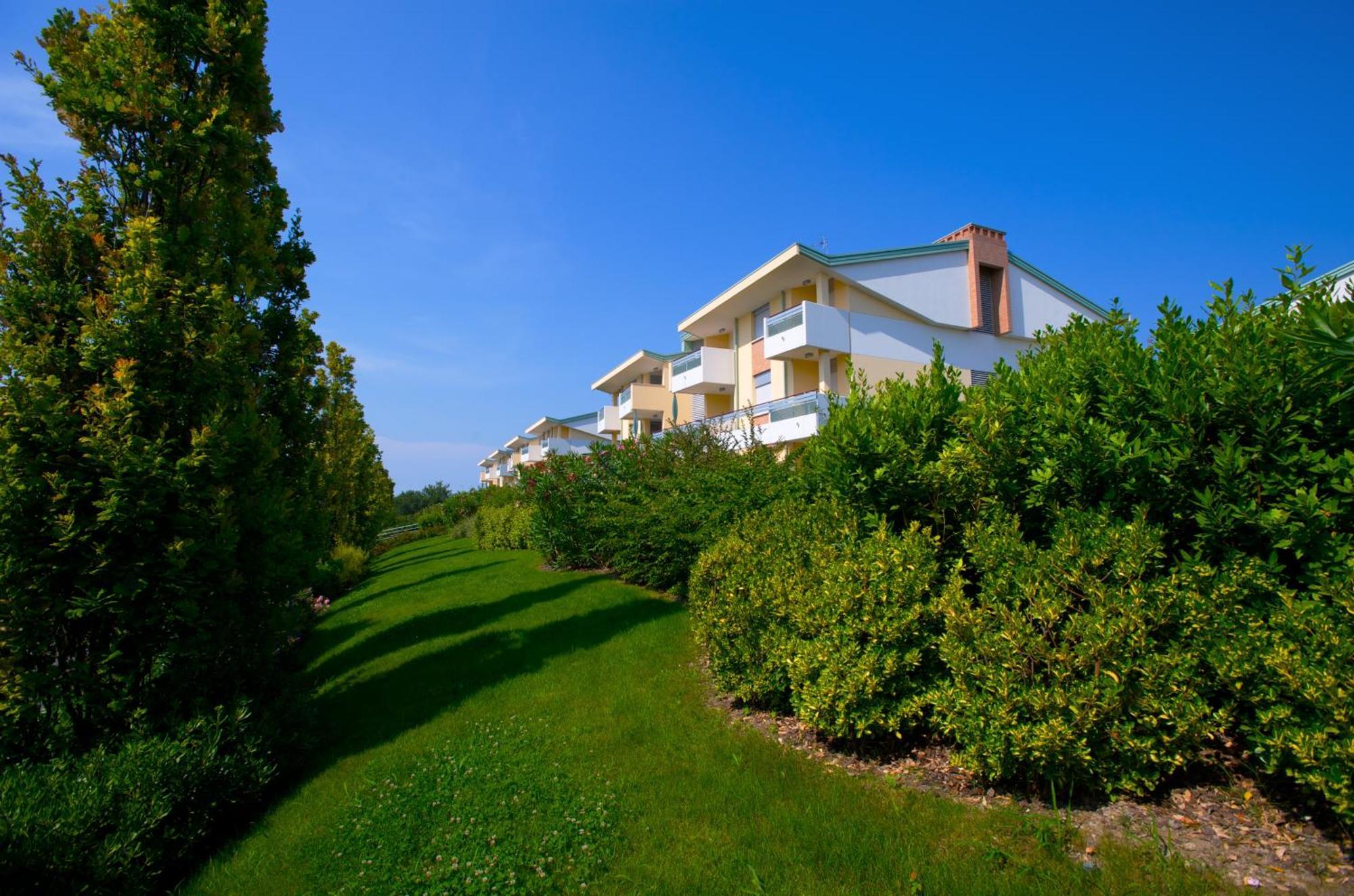 Villaggio Planetarium Resort Бибионе Екстериор снимка